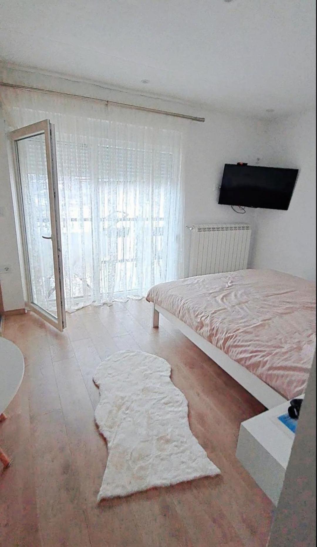 Rooms Lida & Friendly Home Плав Екстер'єр фото